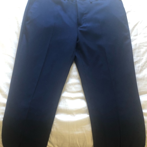 Men’s dark blue suit jacket and pants. - Picture 8 of 10